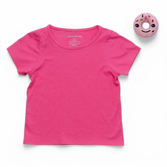Pink sensory-friendly tagless kids' tee with chewy necklace